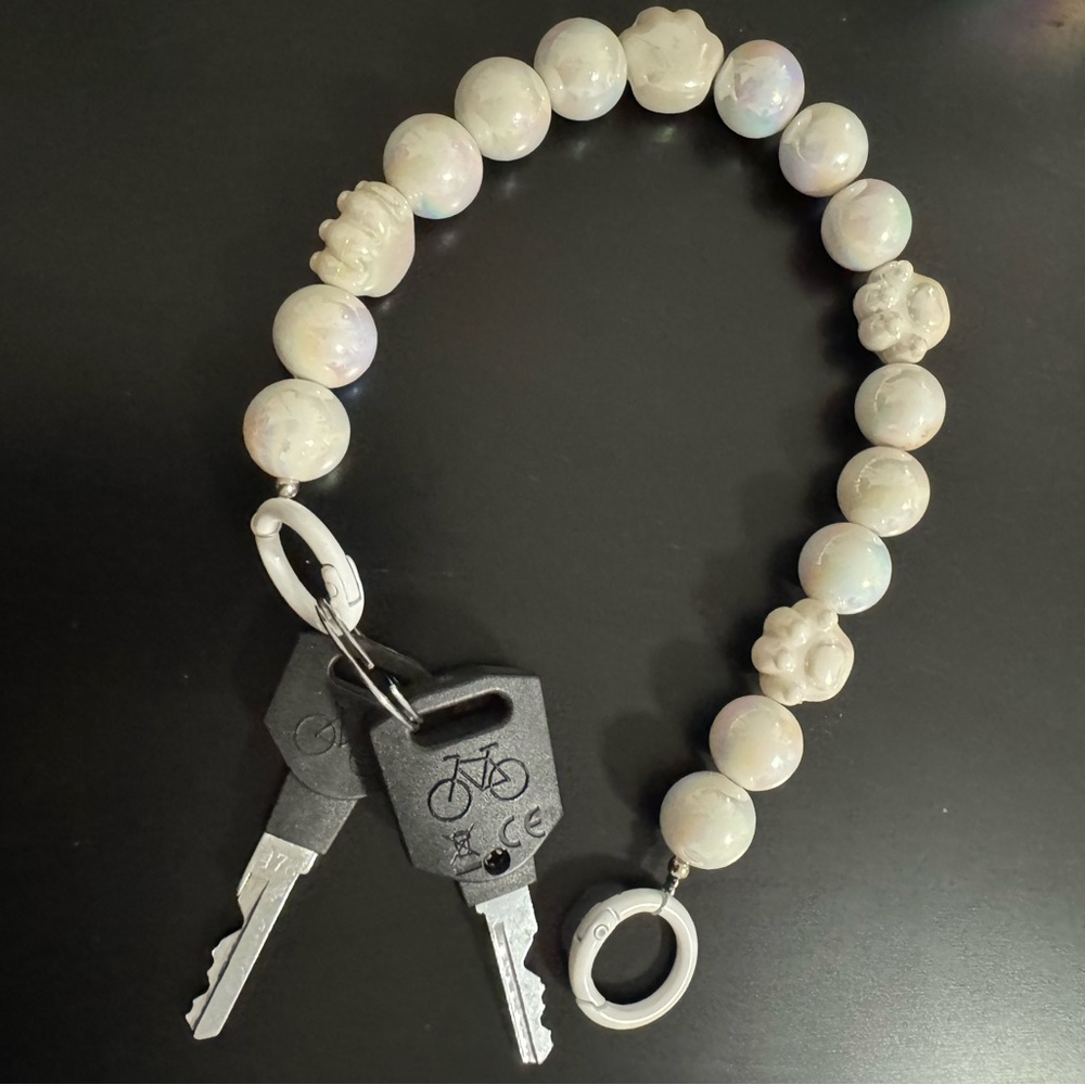 Iridescent Beaded Keychain Bracelet|Chunky Pearls wristlet| Cute Wrist strap - Picture 3 of 4